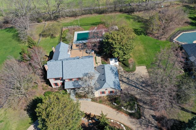 4143 Three Lakes Court, Long Grove, IL 60047