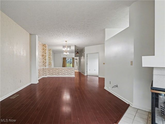 385 Vista Circle, North Olmsted, OH 44070