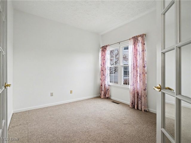 385 Vista Circle, North Olmsted, OH 44070