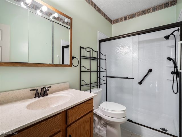 385 Vista Circle, North Olmsted, OH 44070