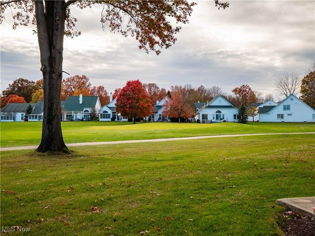 385 Vista Circle, North Olmsted, OH 44070