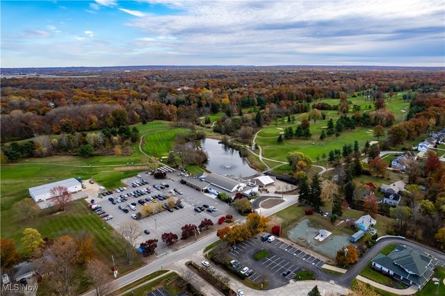 385 Vista Circle, North Olmsted, OH 44070