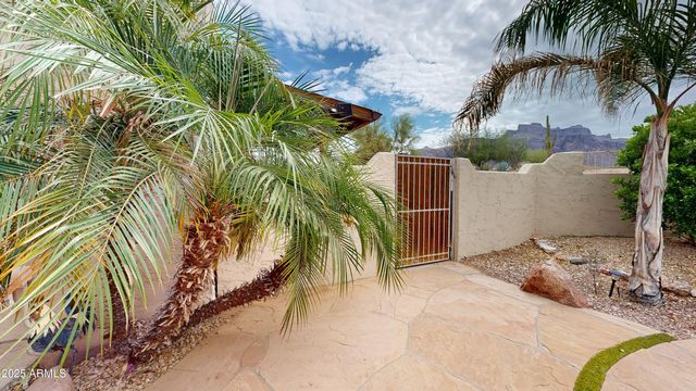 463 N MOUNTAIN VIEW Road, Apache Junction, AZ 85119