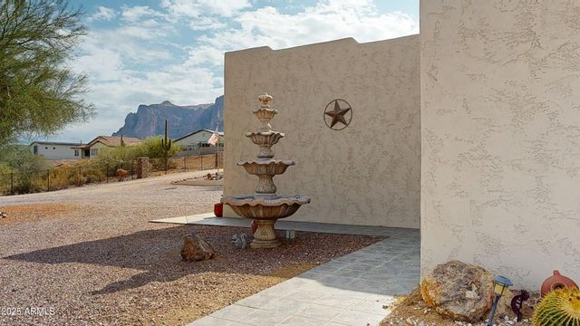 463 N MOUNTAIN VIEW Road, Apache Junction, AZ 85119