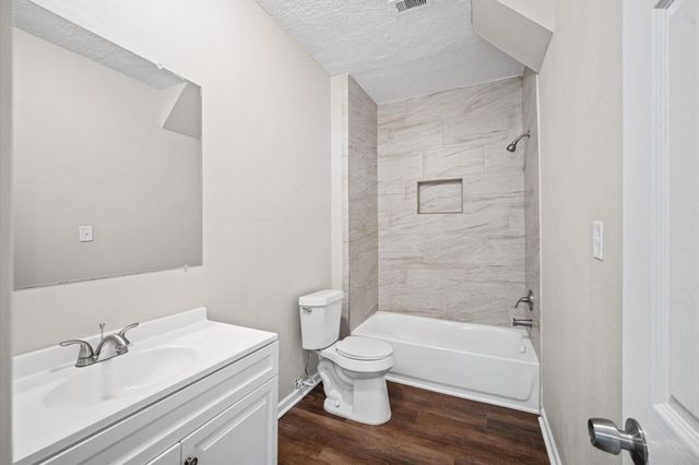 909 King Street, Houston, TX 77022