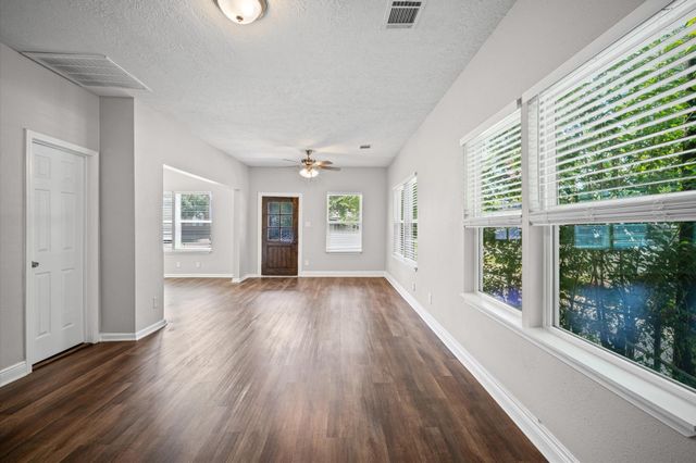 909 King Street, Houston, TX 77022
