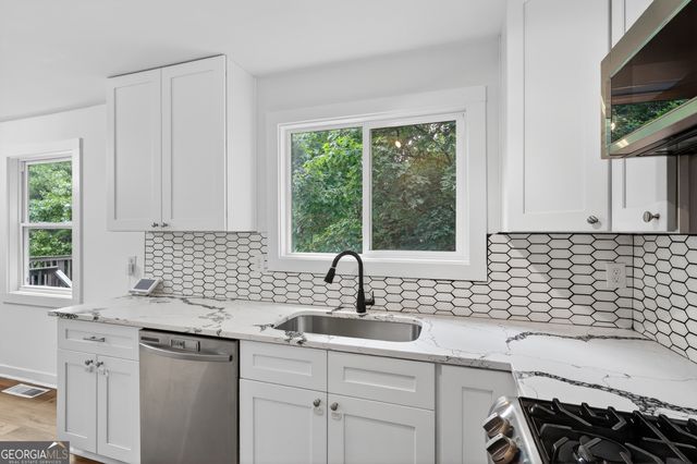 1204 Empire Circle, Lawrenceville, GA 30044
