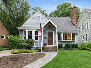 770 Highland Avenue, Glen Ellyn, IL 60137