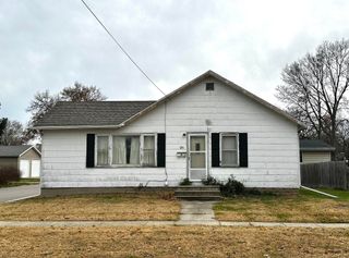 709 Sycamore St., Laporte City, IA 50651