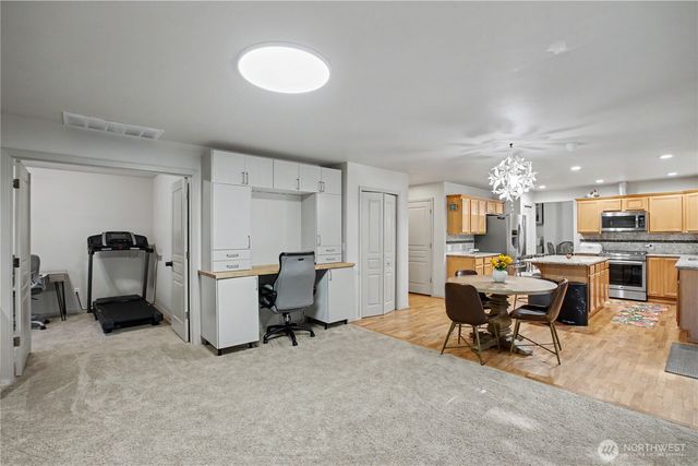 417 SW 353rd Street, Federal Way, WA 98023