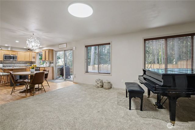 417 SW 353rd Street, Federal Way, WA 98023