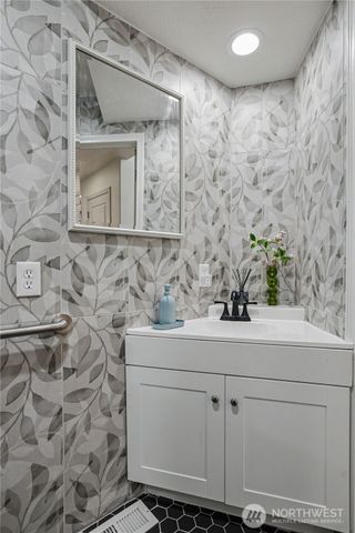 417 SW 353rd Street, Federal Way, WA 98023