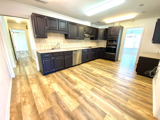 1612 W 4th Street, Fordyce, AR 71742