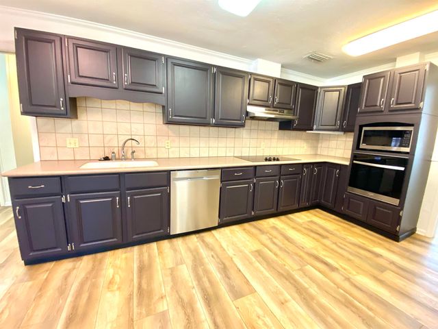 1612 W 4th Street, Fordyce, AR 71742