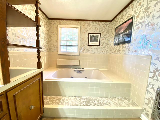 1612 W 4th Street, Fordyce, AR 71742