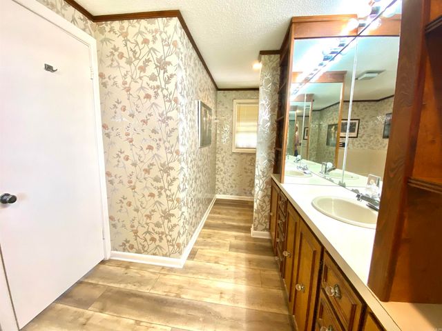 1612 W 4th Street, Fordyce, AR 71742