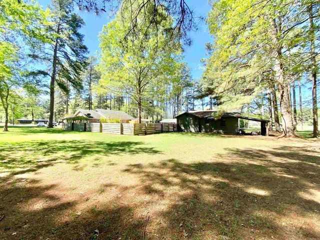 1612 W 4th Street, Fordyce, AR 71742