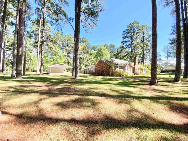 1612 W 4th Street, Fordyce, AR 71742