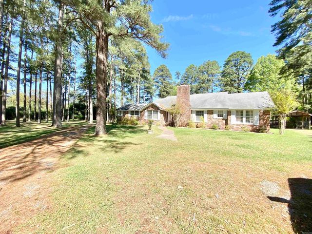 1612 W 4th Street, Fordyce, AR 71742