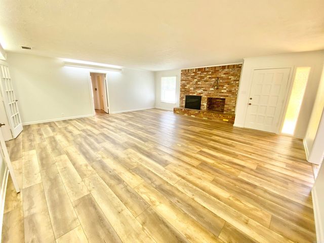 1612 W 4th Street, Fordyce, AR 71742