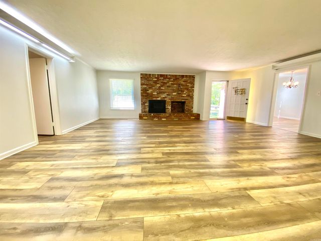 1612 W 4th Street, Fordyce, AR 71742