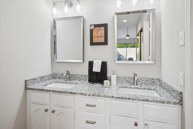 5927 Timbercrest Drive, Arlington, TX 76017