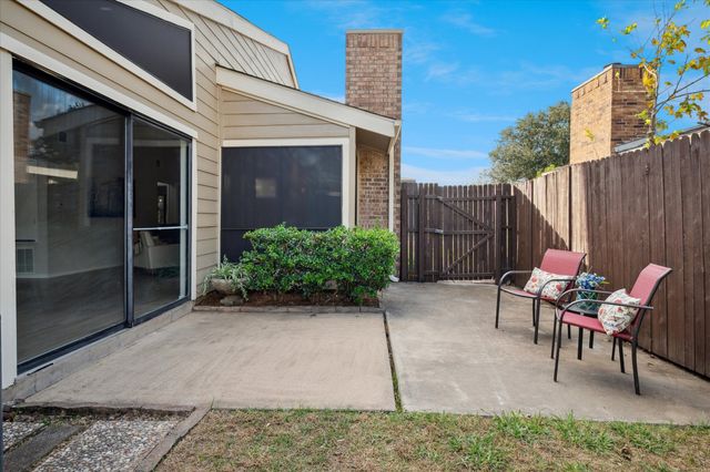 5927 Timbercrest Drive, Arlington, TX 76017