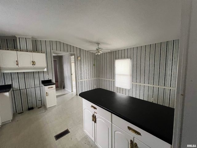 112 N Old Marion Road, Goreville, IL 62939