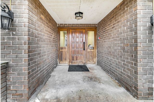 38 Rambling Brook Lane APT A2, Glastonbury, CT 06033