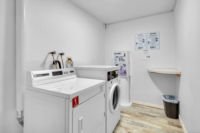 38 Rambling Brook Lane APT A2, Glastonbury, CT 06033