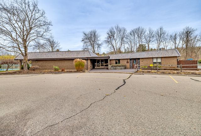 38 Rambling Brook Lane APT A2, Glastonbury, CT 06033