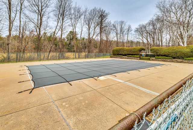 38 Rambling Brook Lane APT A2, Glastonbury, CT 06033