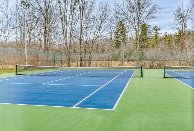 38 Rambling Brook Lane APT A2, Glastonbury, CT 06033