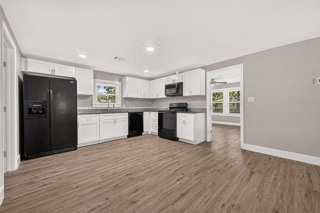 1213 Allen Street, Rosenberg, TX 77471