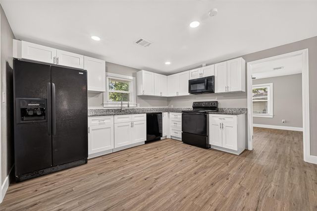 1213 Allen Street, Rosenberg, TX 77471
