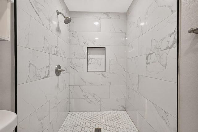 1213 Allen Street, Rosenberg, TX 77471