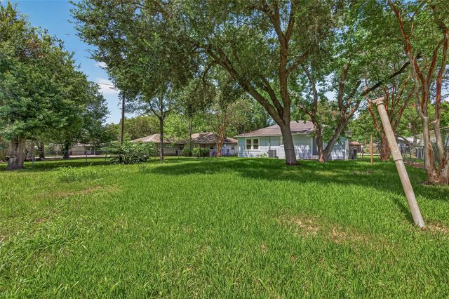 1213 Allen Street, Rosenberg, TX 77471
