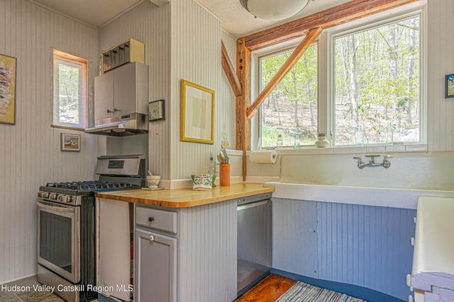 14 Lions Way, Woodstock, NY 12409