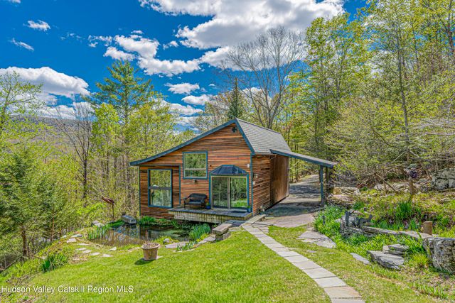 14 Lions Way, Woodstock, NY 12409
