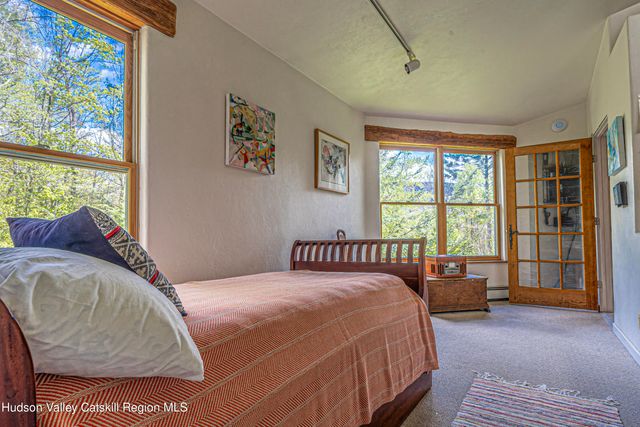14 Lions Way, Woodstock, NY 12409