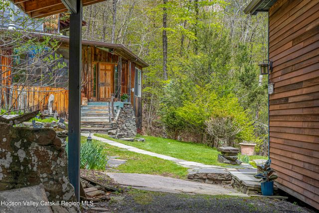 14 Lions Way, Woodstock, NY 12409
