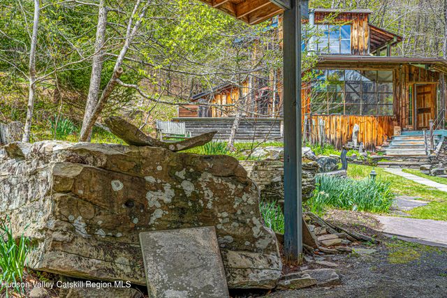 14 Lions Way, Woodstock, NY 12409