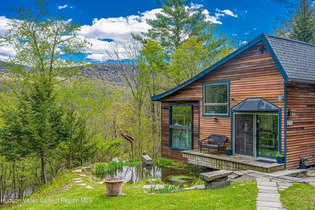 14 Lions Way, Woodstock, NY 12409