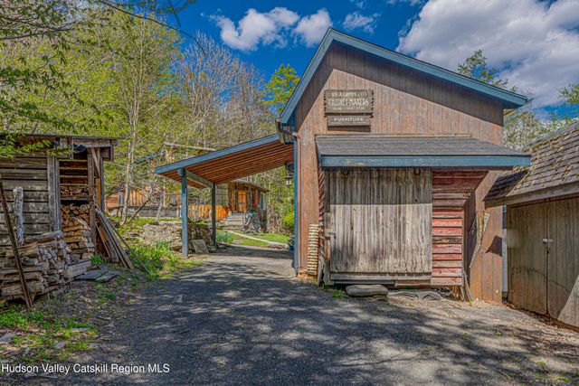 14 Lions Way, Woodstock, NY 12409