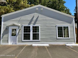 586 S MAIN Ave, Warrenton, OR 97146