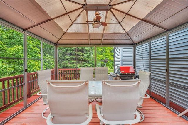3100 Fry Road, Highland, MI 48357
