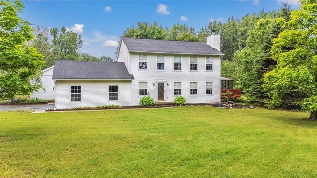 3100 Fry Road, Highland, MI 48357