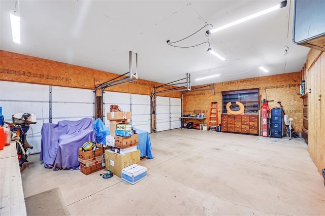 3100 Fry Road, Highland, MI 48357