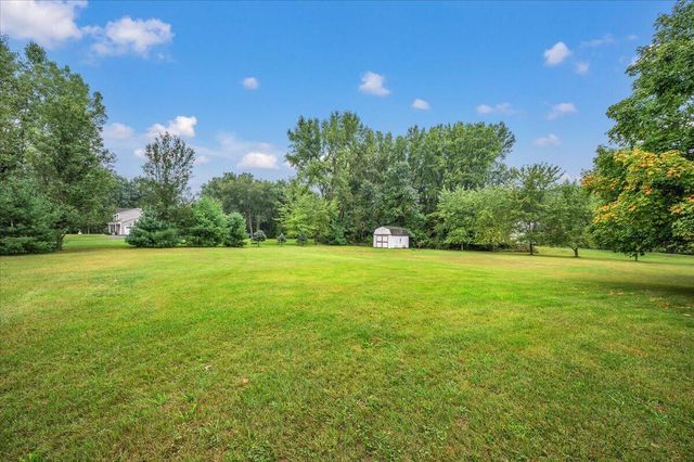 3100 Fry Road, Highland, MI 48357