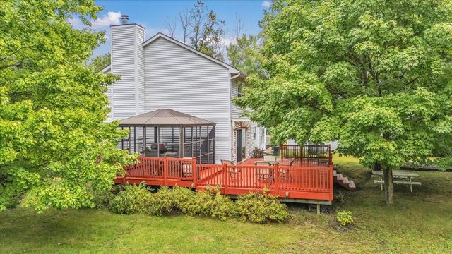 3100 Fry Road, Highland, MI 48357